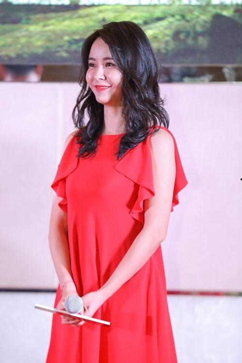 明星杨若兮,璀璨星途，温暖人生